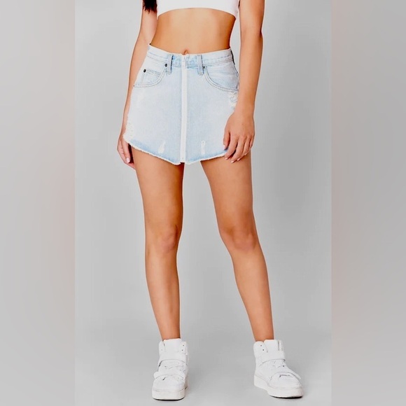 EUC CARMAR Zuni Beatrice White Zipper High Waisted Denim Skirt Size 28 - Picture 1 of 13